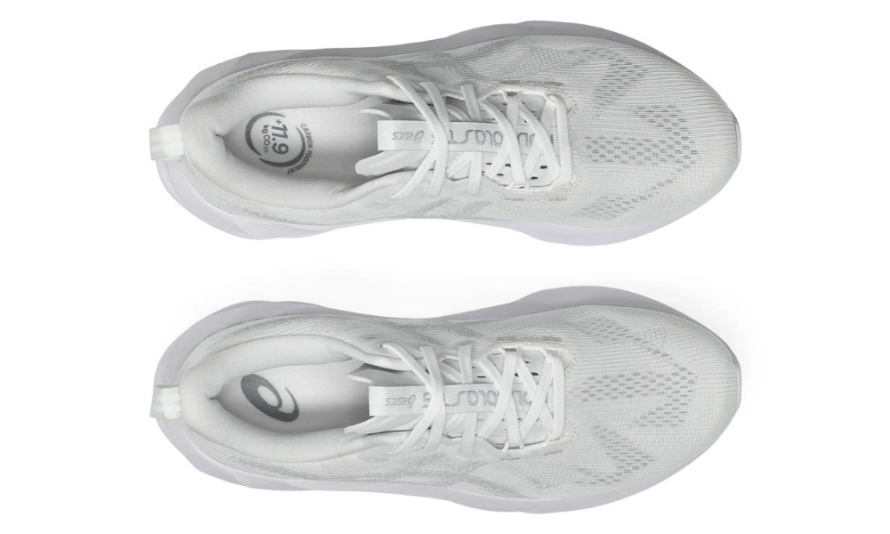 Asics Novablast 5  'White / Piedmont Grey' -