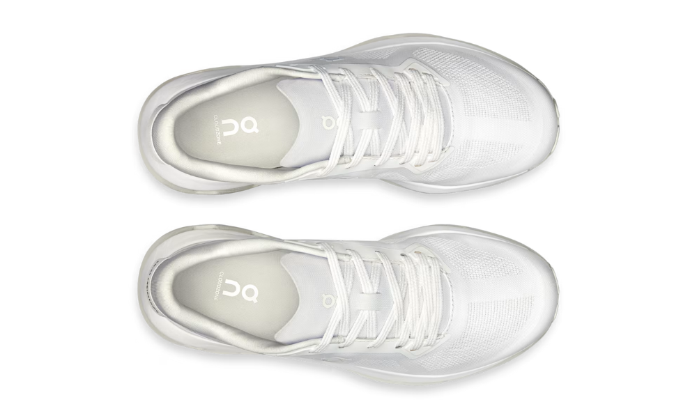 On Cloudzone 'Triple White' -